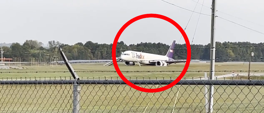 video-shows-massive-fedex-jet-making-smokey-crash-landing at-tennessee-airport