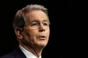 trump-officials-acknowledge-temporary-pain-amid-tariffs,-market-unease