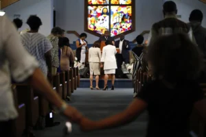 man-leaves-mass-over-priest-making-trump-‘comparison-to-satan’