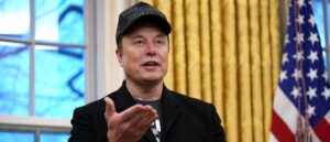 musk-says-twitter-under-‘massive-cyberattack’