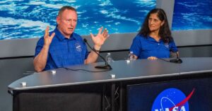 what’s-really-happening-with-elon-musk-and-those-‘stranded’-astronauts?