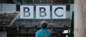 fact-check:-facebook-image-does-not-show-authentic-bbc-headline-about-hamas,-bibas-family