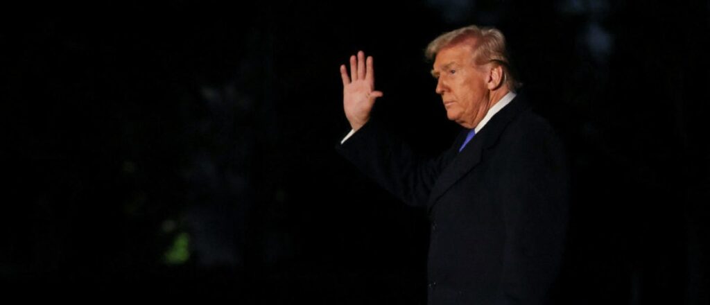 fact-check:-has-trump-had-a-cross-installed-in-the-oval-office?