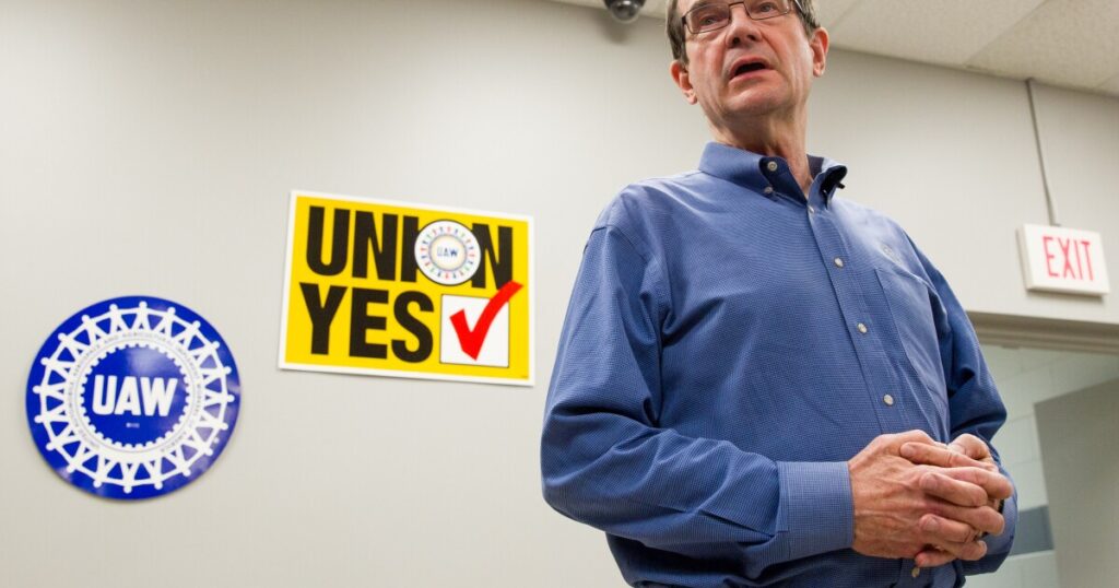 record-number-of-public-employees-abandoned-their-unions-this-quarter
