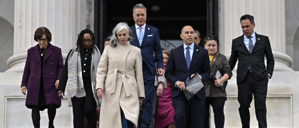 democrats-devise-plan-to-beat-republicans-in-midterm-battle