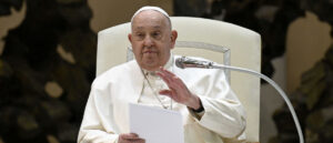 fact-check:-no,-pope-francis-has-not-been-discharged-from-the-hospital