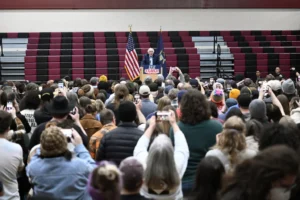 house-democrats-follow-bernie-sanders’s-lead-with-red-district-town-halls