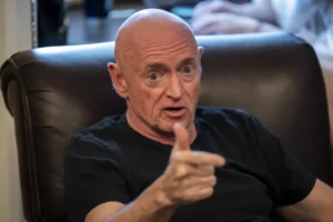 mark-kelly-says-he’s-selling-his-tesla-after-musk-dubs-him-a-traitor