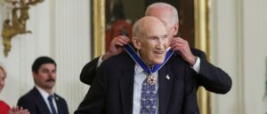 former-top-republican-senator-known-for-his-bluntness,-quick-wit-dies-at-age-93