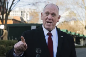 judge-who-blocked-deportation-flights-‘defies-logic’:-tom-homan