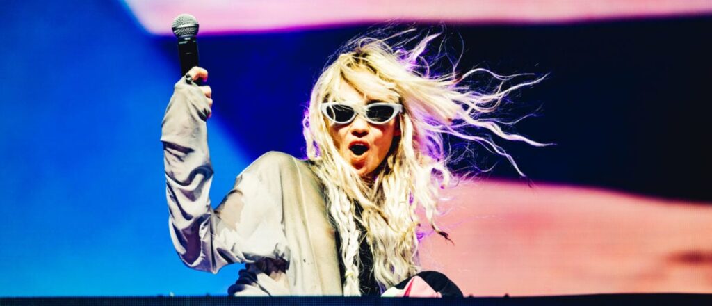 fact-check:-grimes-didn’t-make-this-post-in-2025