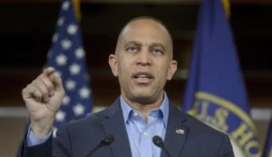 jeffries-voices-confidence-in-schumer’s-leadership