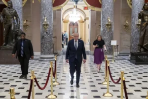 schumer-in-damage-control:-‘i’m-the-best-leader-for-the-senate’