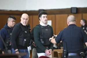 luigi-mangione-court-date-postponed-as-his-lawyers-question-evidence-–-washington-examiner