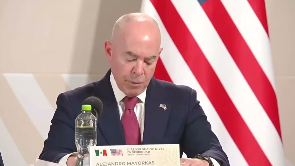 mayorkas-walks-back-his-comments-on-an-“immediate-need”-for-a-border-wall-after-backlash,-says-his-statement-is-“being-taken-out-of-context”-(video)-|-the-gateway-pundit-|-by-cristina-laila