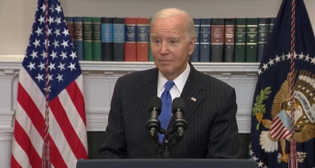 “the-wall-thing?”-–-joe-biden-spooked-after-reporter-calls-out-his-lies-on-border-wall-funding-(video)-|-the-gateway-pundit-|-by-cristina-laila