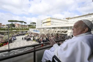 pope-francis’s-doctors-considered-allowing-him-to-die