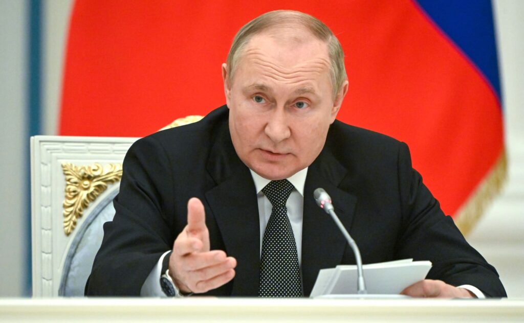 diplomacy-crisis:-us.-expels-russian-embassy-officials-|-the-gateway-pundit-|-by-fernando-de-castro