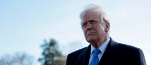 fact-check:-video-showing-bitcoin-whitepaper-framed-in-oval-office-is-digitally-altered