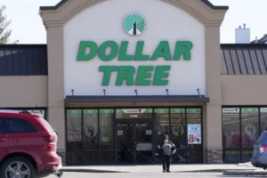 dollar-tree-selling-off-family-dollar-chain