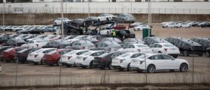 fact-check:-no,-general-motors-has-not-ended-its-relationship-with-canadian-parts-makers