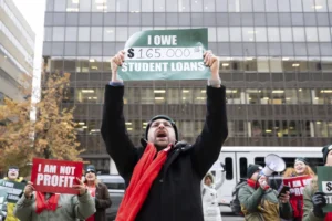 nearly-10-million-student-loan-borrowers-risk-credit-hit-–-washington-examiner