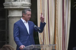 newsom-blames-‘toxic’-democratic-brand-for-party’s-low-favorability-rating-–-washington-examiner