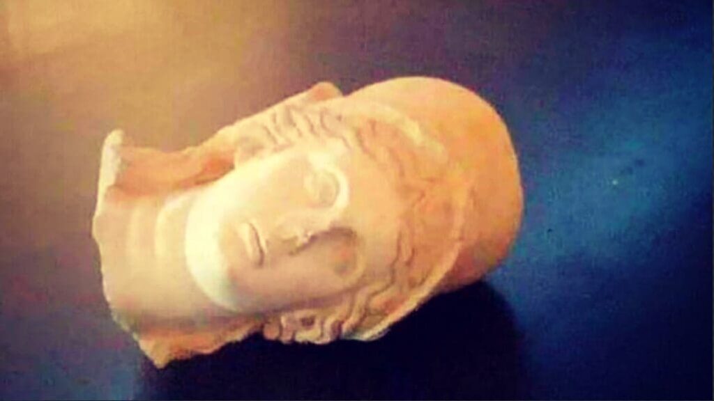 deranged-american-tourist-hurls-priceless-ancient-roman-statues-to-the-floor-and-defaces-them-in-israeli-museum-–-lawyer-says-man-suffered-from-‘jerusalem-syndrome’-|-the-gateway-pundit-|-by-paul-serran