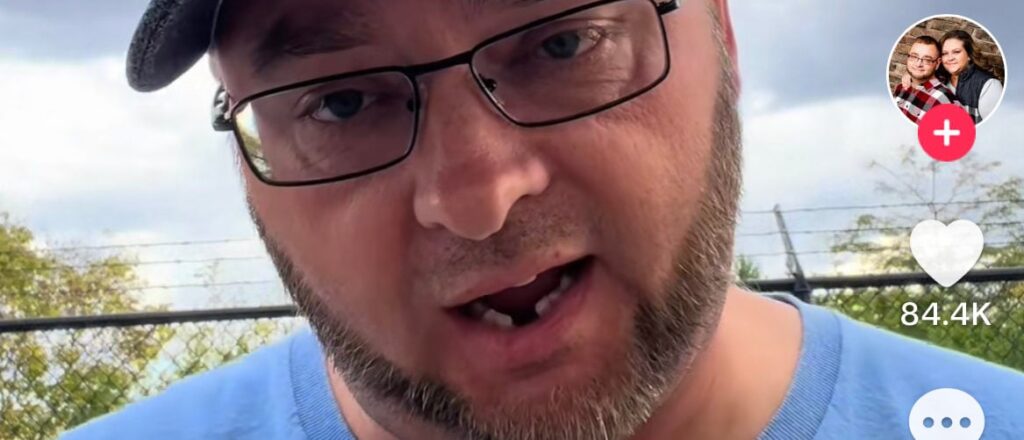 amish-men-outed-by-nationwide-emergency-alert,-shunned-for-owning-cellphones