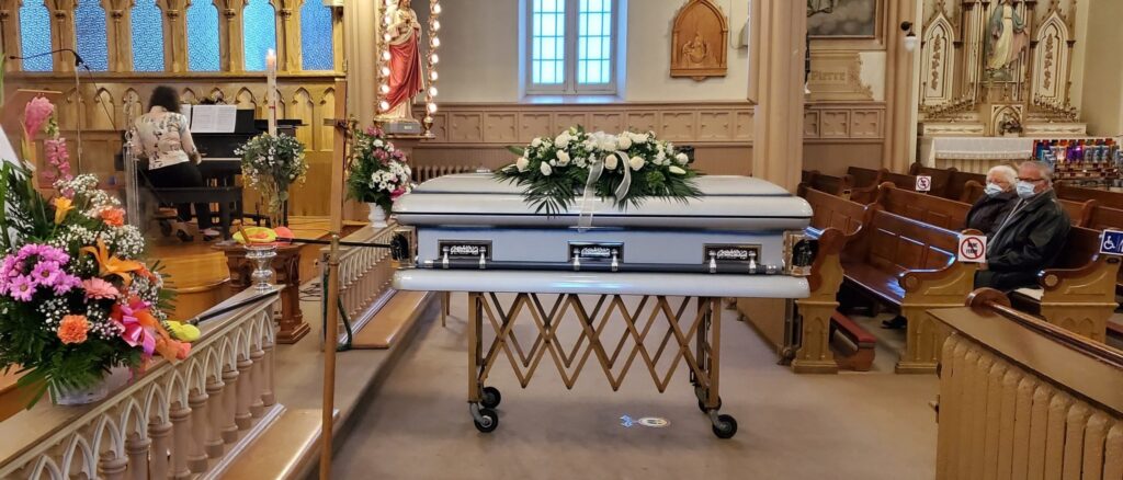 fact-check:-image-showing-soldiers-in-caskets-is-from-2005