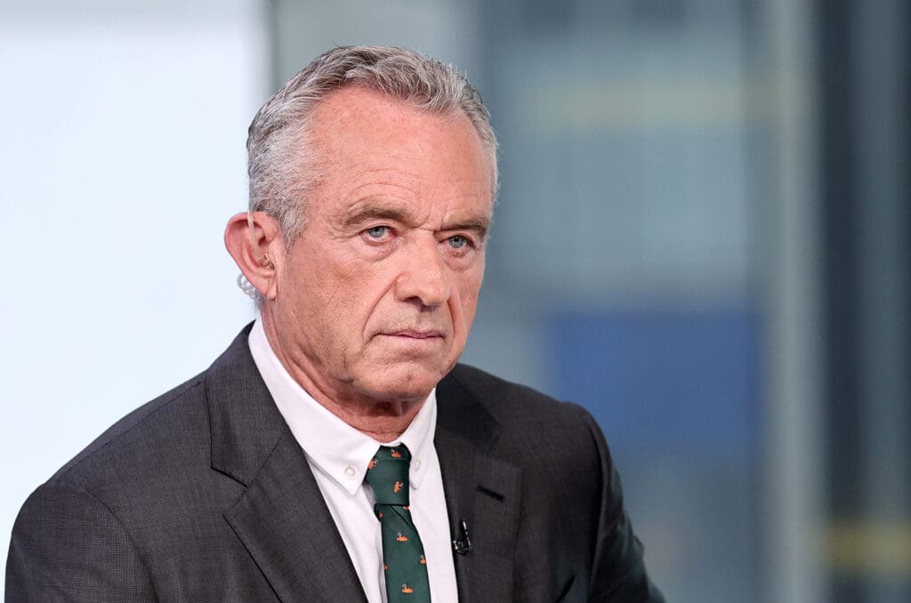 presidential-candidate-robert-f-kennedy-jr.-condemns-hamas-terror-attacks-in-israel,-calls-for-unwavering-support-|-the-gateway-pundit-|-by-jim-hᴏft