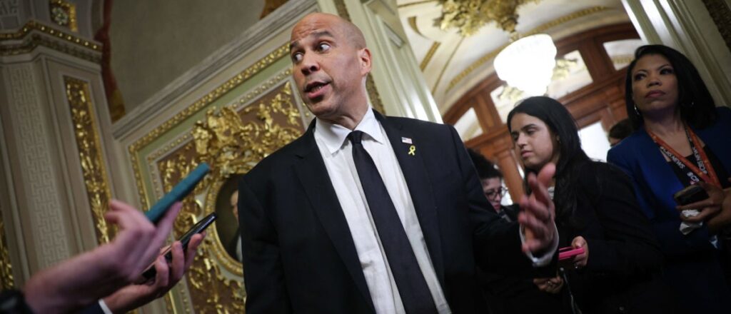 democrat-senator’s-big-publicity-stunt-cements-the-irrelevancy-of-the-‘resistance’