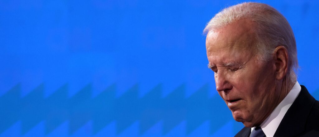 top-aide-finally-admits-biden-was-rapidly-declining,-falling-asleep-by-the-pool