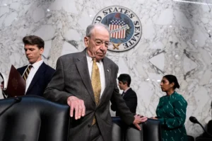 bipartisan-senators-push-bill-to-assert-congress’s-power-over-tariffs-–-washington-examiner