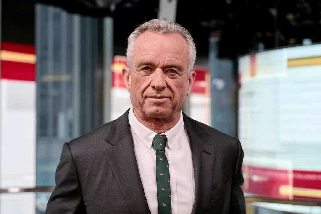 “brings-to-mind-reeducation-camps”-–-rfk-jr.-blasts-hillary-clinton’s-call-for-“formal-deprogramming”-of-trump-supporters-|-the-gateway-pundit-|-by-david-greyson