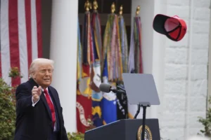 trump-approval-collapsing,-first-time-51%-reject-him-–-washington-examiner