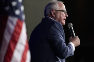 tim-walz-booed-by-veterans-at-minnesota-capitol:-‘shut-your-f***ing-mouth!’-–-washington-examiner
