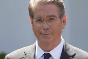 bessent-most-popular-trump-official-despite-economic-uncertainty:-poll-–-washington-examiner