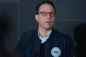 suspect-arrested-after-arson-attack-on-shapiro’s-mansion-–-washington-examiner