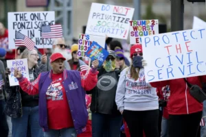 irs-shake-up-causes-‘absolute-chaos’-amid-agency’s-busiest-time-of-year