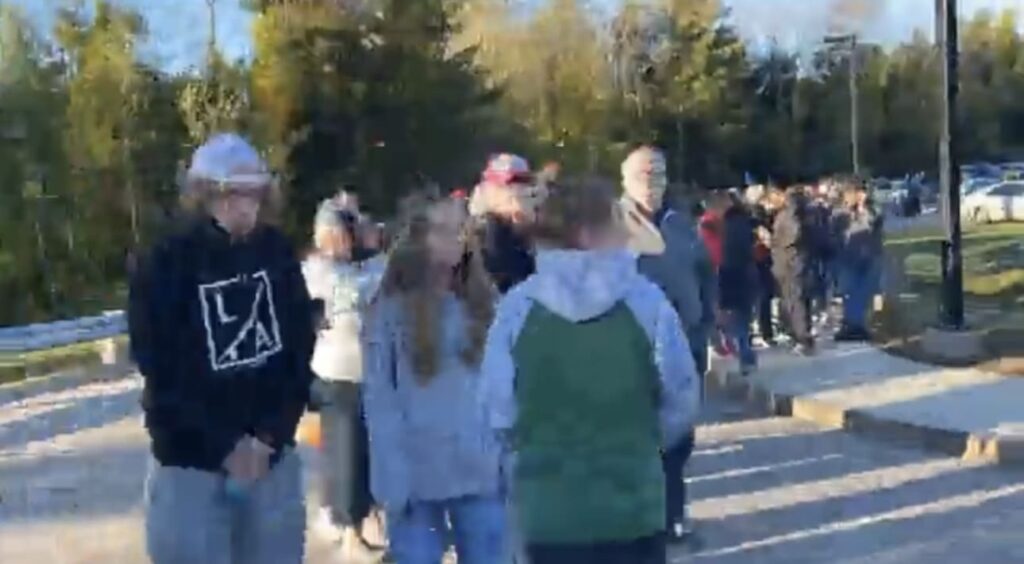 watch-live-now:-thousands-turn-out-at-6-am-for-president-trump’s-rally-in-wolfeboro,-new-hampshire-–-trump-to-speak-at-12-pm-et-|-the-gateway-pundit-|-by-jordan-conradson