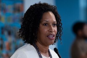 bowser-warns-of-‘significant’-service-cuts-for-dc-if-congress-doesn’t-restore-2025-budget