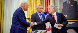 dr.-oz-swearing-in-ceremony-halts-after-girl-faints-in-oval-office