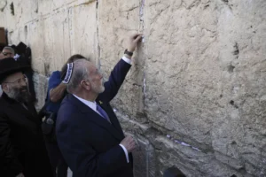 israel-greets-mike-huckabee-with-us-national-anthem-–-washington-examiner