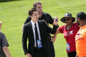 david-hogg-says-democrats-are-‘failing-to-meet-the-moment’-in-challenging-trump