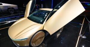 in-a-boon-for-tesla,-feds-weaken-rules-for-reporting-on-self-driving