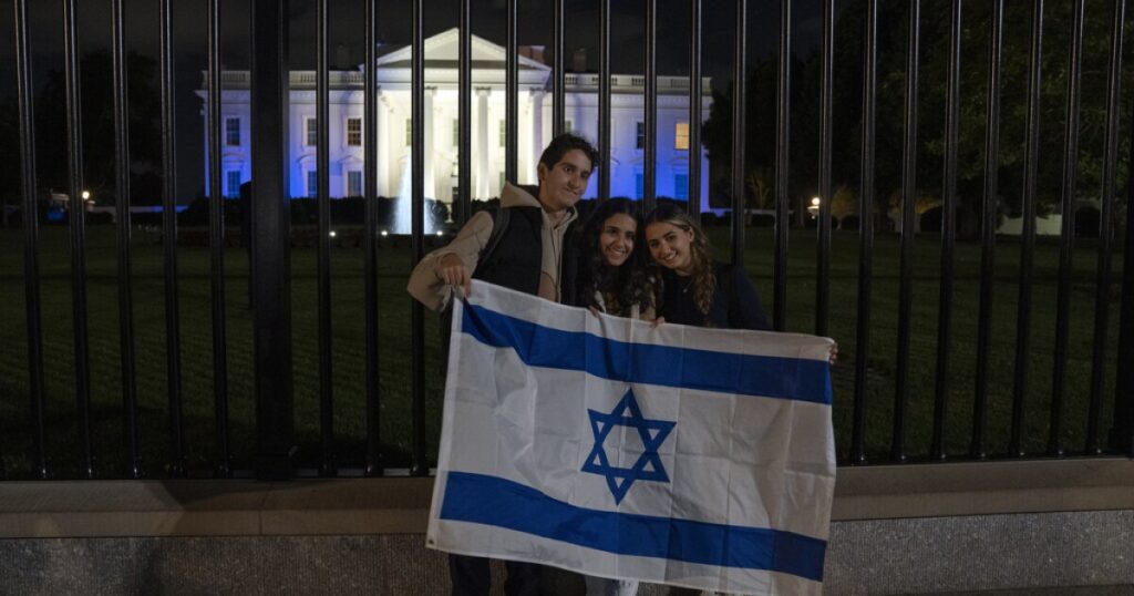 white-house-lit-up-in-israeli-flag-colors-after-being-criticized-for-botched-response