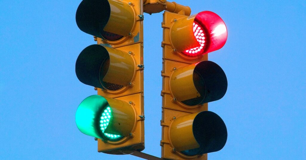 google’s-ai-is-making-traffic-lights-more-efficient-and-less-annoying