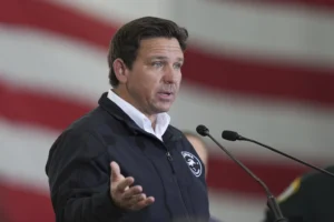 desantis-highlights-‘operation-tidal-wave’-and-deporting-illegal-immigrants-in-florida
