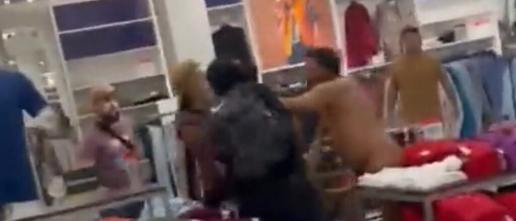 video-shows-group-of-parents-beating-up-naked-man-in-seattle-store